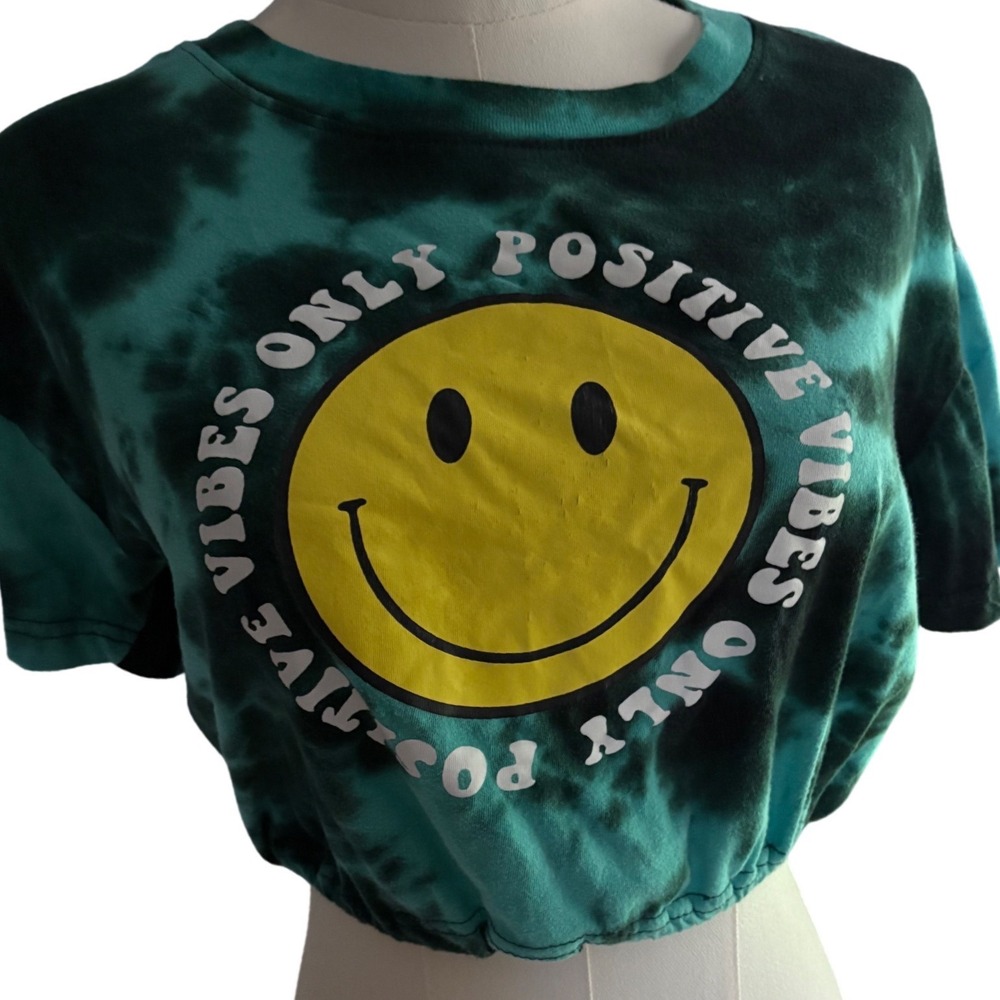 rue21 Positive Vibes Only Smiley Face Tie Dye Cropped T-Shirt Green Black Small